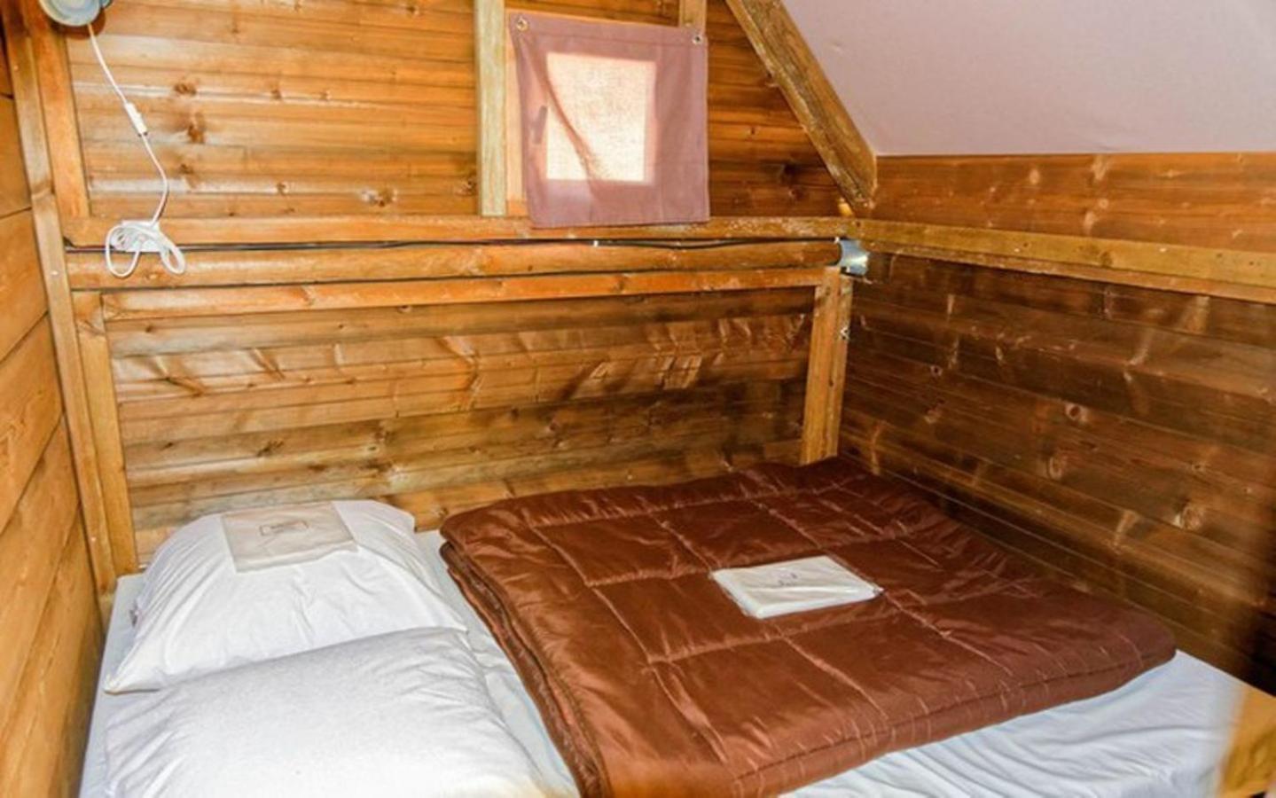 Camping Les Rives Du Lac De Vinca Exterior photo